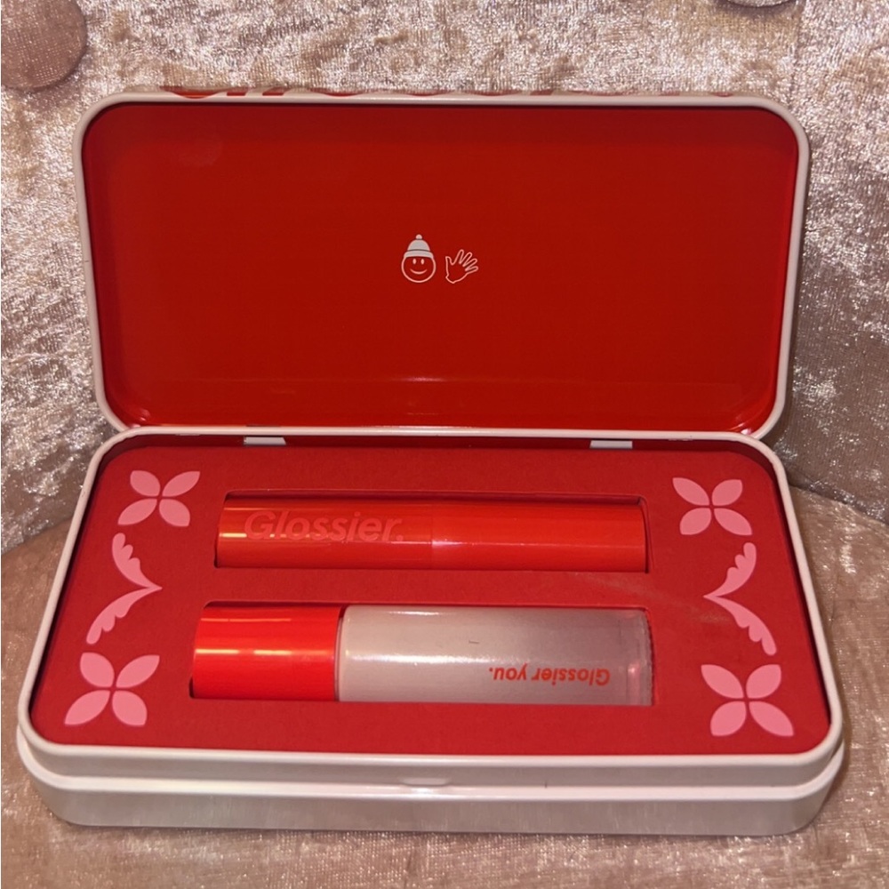 Glossier the touch up holiday kit
